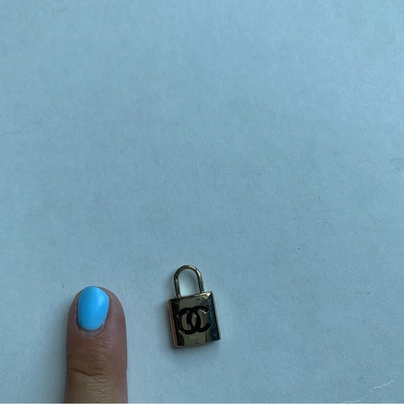 CC Lock zipper pull - Picture 3 of 3